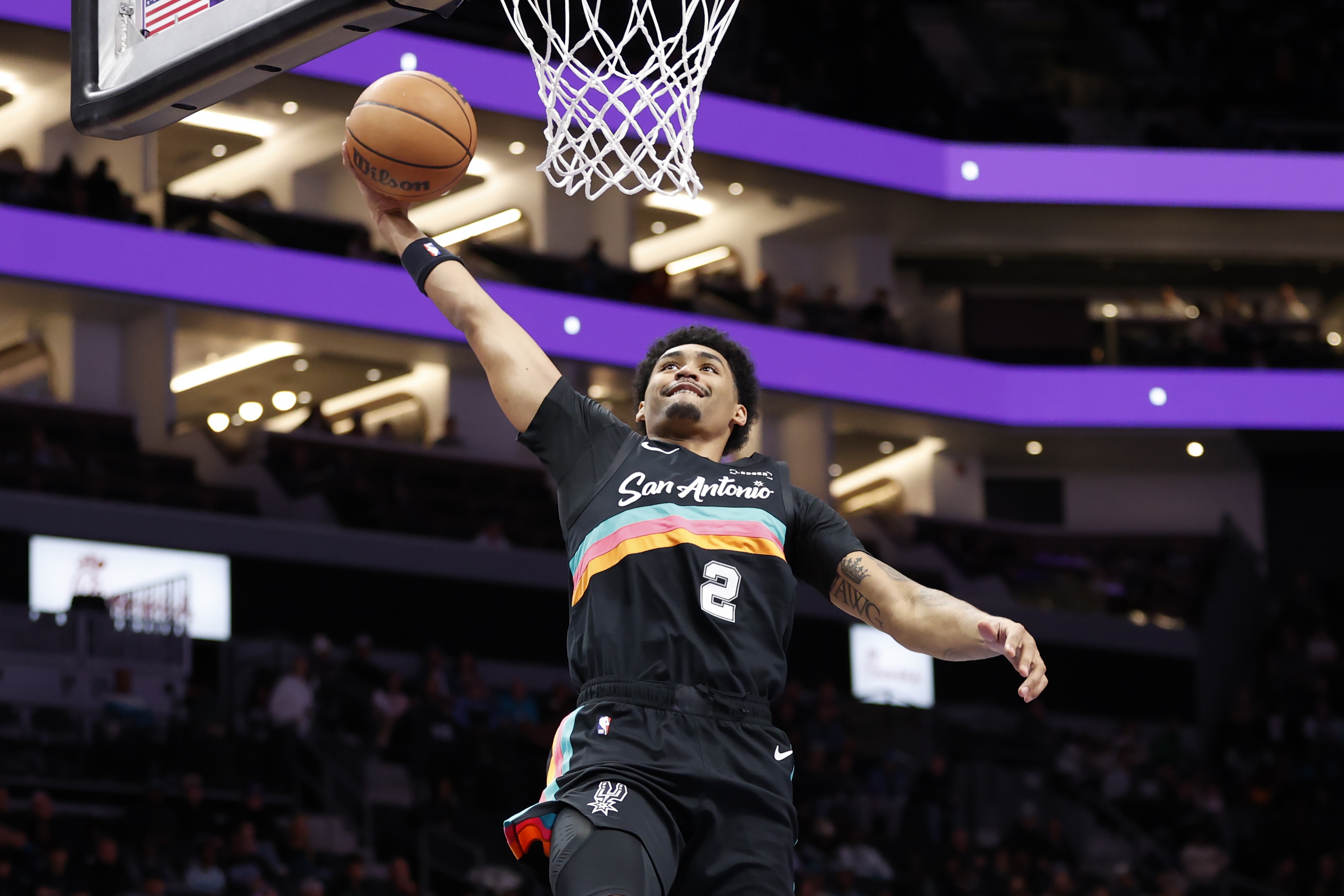 云开体育官网-解说：哈珀面对VJ打出了榜眼该有的水准 前者成熟得不像新秀